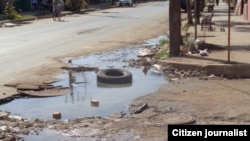 Vecinos del municipio Guanabacoa denuncian la contaminación del agua potable por salideros lo que ha afectado la salud de los residentes